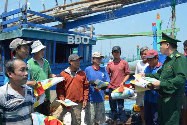 Bình Định: Tập trung tuyên truyền pháp luật cho ngư dân