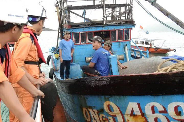 Cứu 06 ngư dân gặp nạn tại vùng biển Khánh Hòa