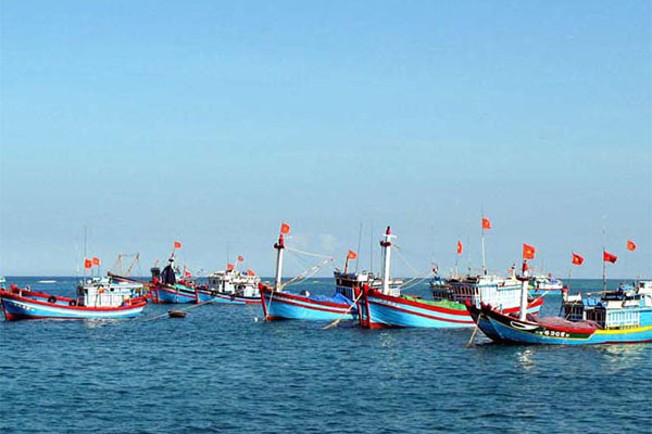 Đẩy mạnh tuyên truyền pháp luật biển giúp ngư dân vươn khơi an toàn