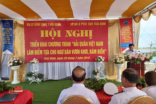 Hải quân Việt Nam: điểm tựa cho ngư dân vươn khơi, bám biển
