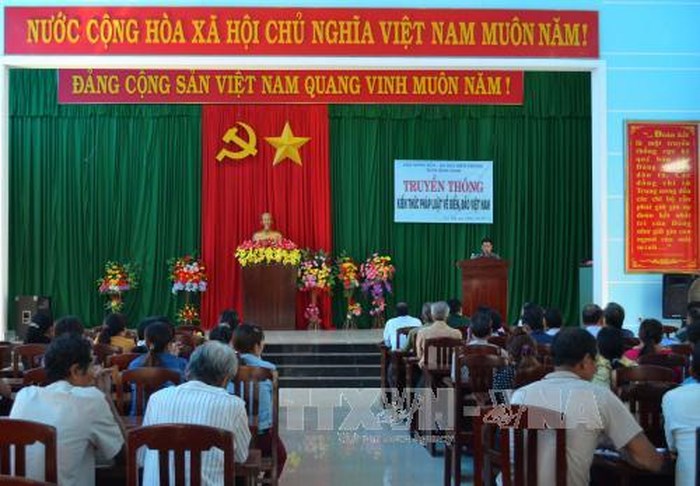 Department of Agriculture and Rural development and People’s Committee of Hoai Nhon district have organized propaganda and dissemination of  the Fisheries Law in 2017