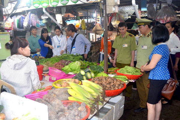 TP.Hồ Chí Minh tăng cường đảm bảo vệ sinh an toàn thực phẩm năm 2017