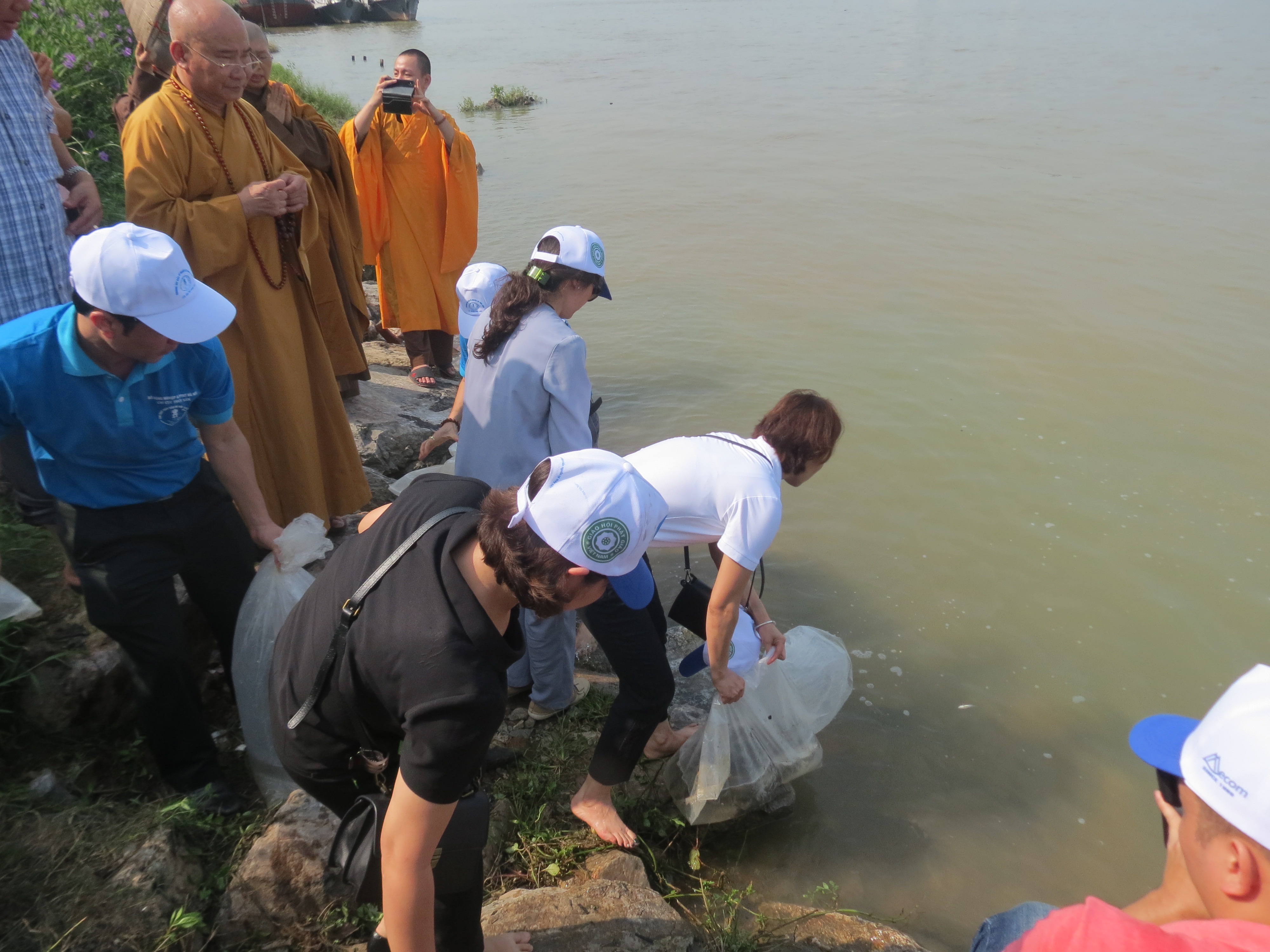Fish release ceremony and reproduction of aquatic resources on the occasion of Vesak 2019