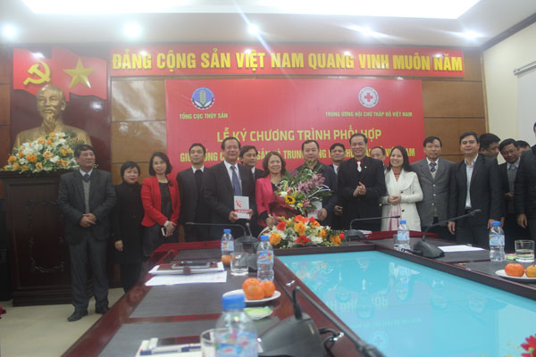 Tổng cục Thủy sản ký kết phối hợp với Trung ương Hội Chữ thập đỏ Việt Nam
