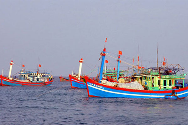 Phản đối Trung Quốc ban hành Quy chế cấm đánh bắt cá trên Biển Đông