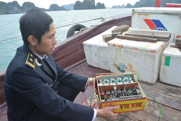 Quảng Ninh bắt giữ các đối tượng sử dụng kích điện khai thác thủy sản