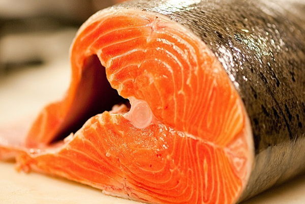 Thị trường cá hồi thế giới: Nguồn cung khan hiếm ảnh hưởng đến giá cả