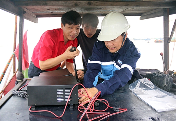 Quảng Nam: hỗ trợ ngư dân đảm bảo thông tin liên lạc trên biển